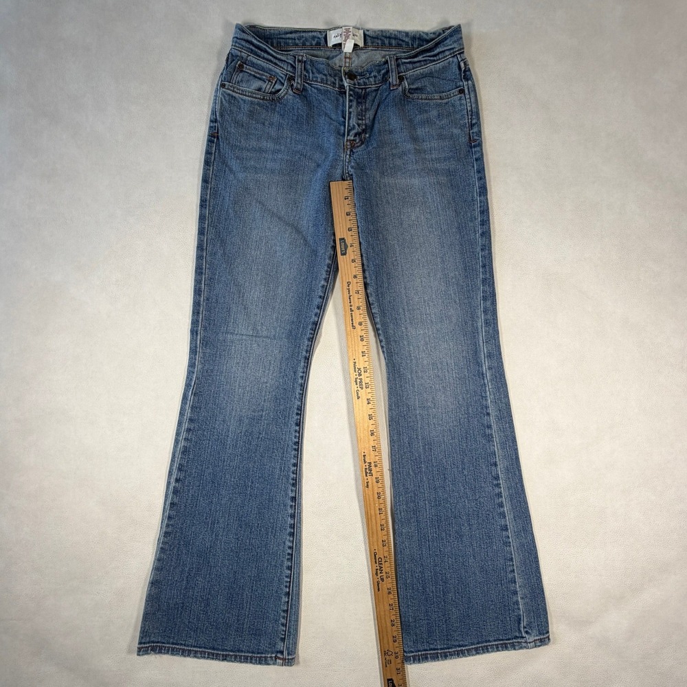 Abercrombie and Fitch Low Rise Flare Jeans Medium Wash Blue Denim Size 6 Regular - Picture 3 of 8
